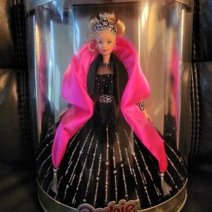 Barbie Happy Holidays NRFB  Sealed